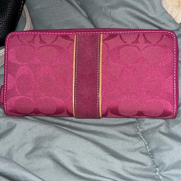 Coach Wallet - Picture 8 of 8